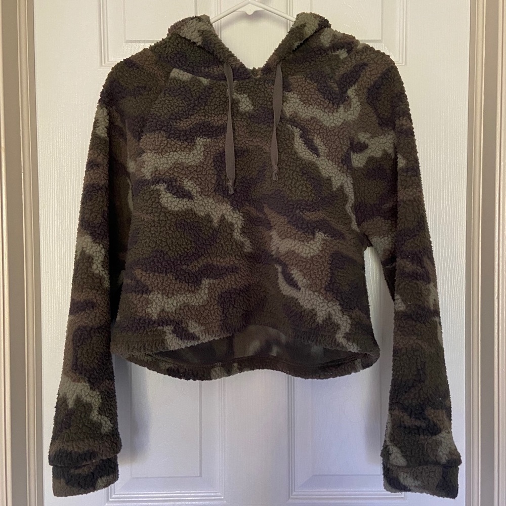 AE Camo Crop Sherpa Hoodie